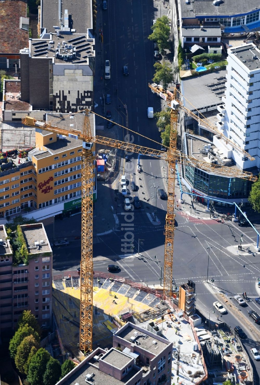 Luftaufnahme Berlin - Baustelle zum Neubau des Bürohaus- Gebäude Nürnberger Straße im Ortsteil Charlottenburg in Berlin, Deutschland