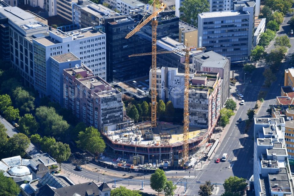 Berlin aus der Vogelperspektive: Baustelle zum Neubau des Bürohaus- Gebäude Nürnberger Straße im Ortsteil Charlottenburg in Berlin, Deutschland