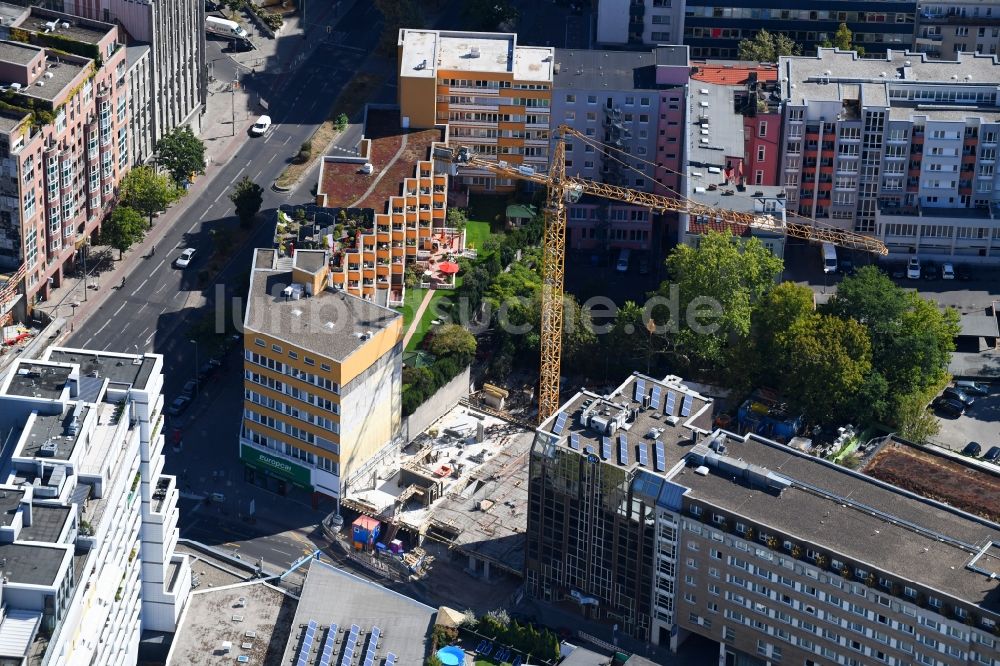 Berlin aus der Vogelperspektive: Baustelle zum Neubau des Bürohaus- Gebäude Nürnberger Straße im Ortsteil Charlottenburg in Berlin, Deutschland