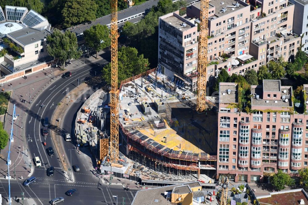 Berlin aus der Vogelperspektive: Baustelle zum Neubau des Bürohaus- Gebäude Nürnberger Straße im Ortsteil Charlottenburg in Berlin, Deutschland