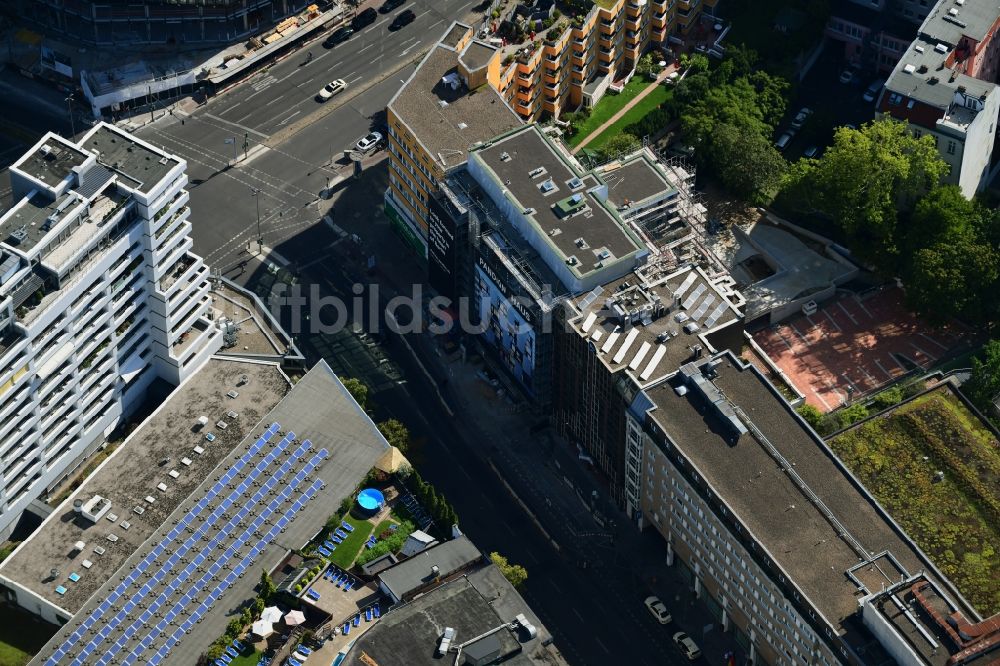 Luftaufnahme Berlin - Baustelle zum Neubau des Bürohaus- Gebäude im Ortsteil Charlottenburg in Berlin, Deutschland