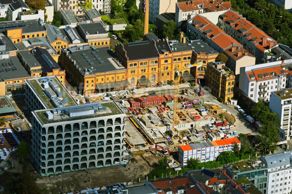 Luftbild Berlin - Baustelle zum Neubau Bötzow Campus im Ortsteil Prenzlauer Berg in Berlin, Deutschland