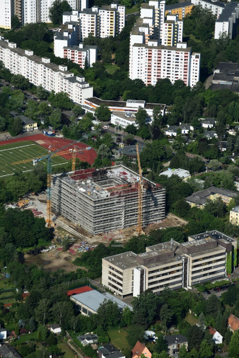 Berlin aus der Vogelperspektive: Baustelle zum Neubau des Campus- Gebäudes der Fachhochschule OSZ Lise Meitner in Berlin