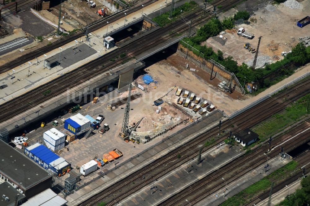 Magdeburg von oben - Baustelle zum Neubau des Citytunnels im Zuge der Bahnbrückensanierung der Deutschen Bahn in Magdeburg im Bundesland Sachsen-Anhalt