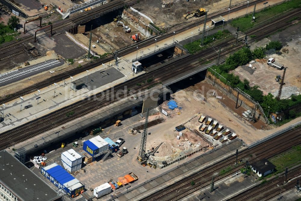 Magdeburg aus der Vogelperspektive: Baustelle zum Neubau des Citytunnels im Zuge der Bahnbrückensanierung der Deutschen Bahn in Magdeburg im Bundesland Sachsen-Anhalt