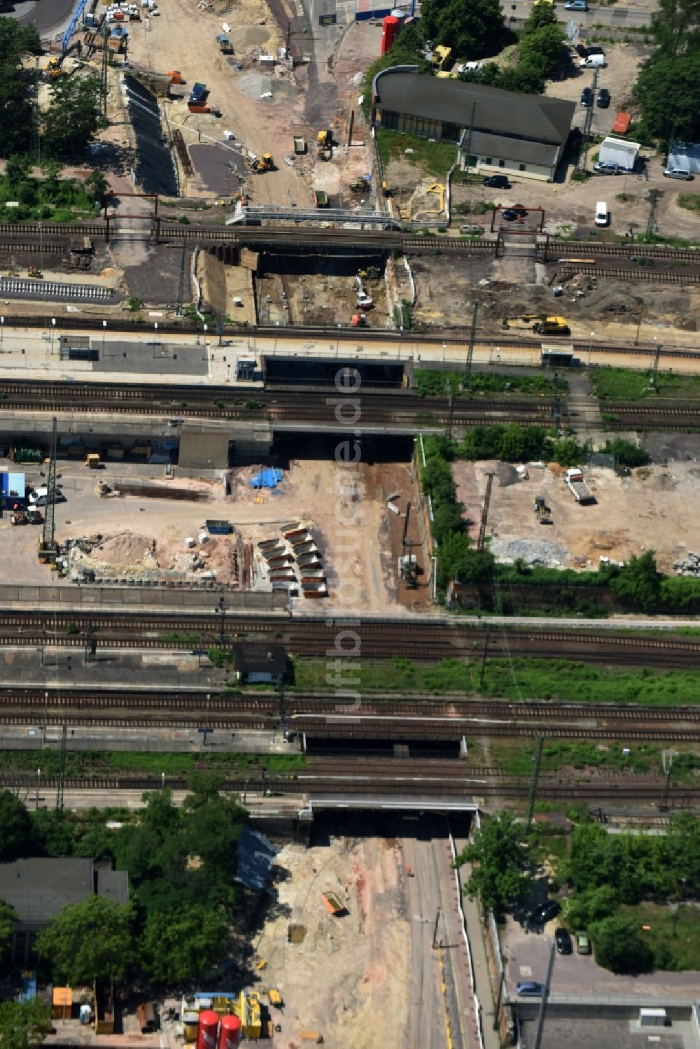 Magdeburg von oben - Baustelle zum Neubau des Citytunnels im Zuge der Bahnbrückensanierung der Deutschen Bahn in Magdeburg im Bundesland Sachsen-Anhalt