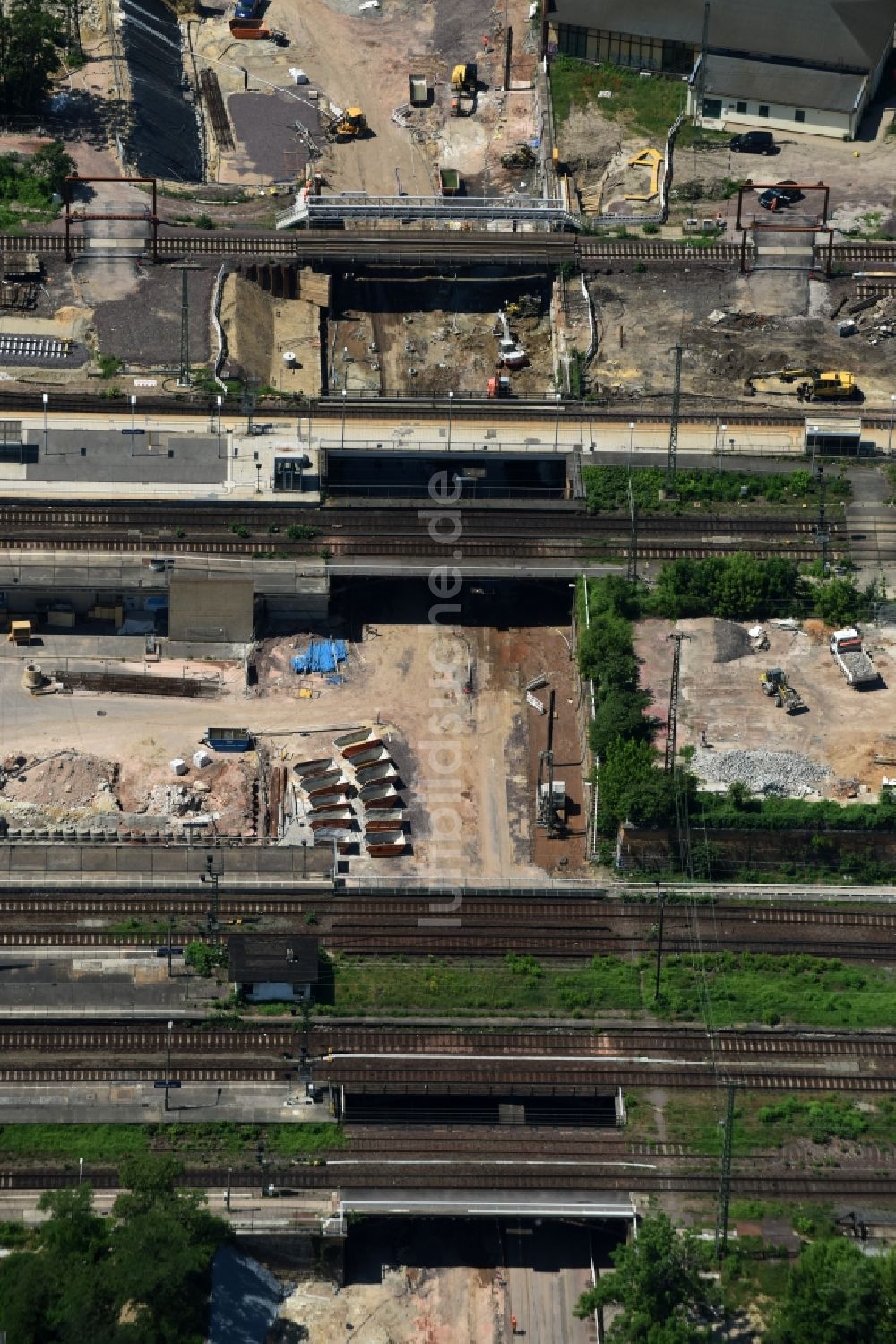 Magdeburg aus der Vogelperspektive: Baustelle zum Neubau des Citytunnels im Zuge der Bahnbrückensanierung der Deutschen Bahn in Magdeburg im Bundesland Sachsen-Anhalt