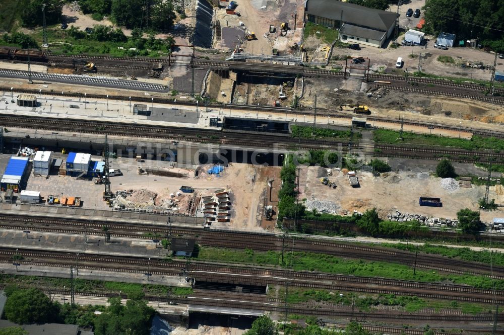 Luftaufnahme Magdeburg - Baustelle zum Neubau des Citytunnels im Zuge der Bahnbrückensanierung der Deutschen Bahn in Magdeburg im Bundesland Sachsen-Anhalt