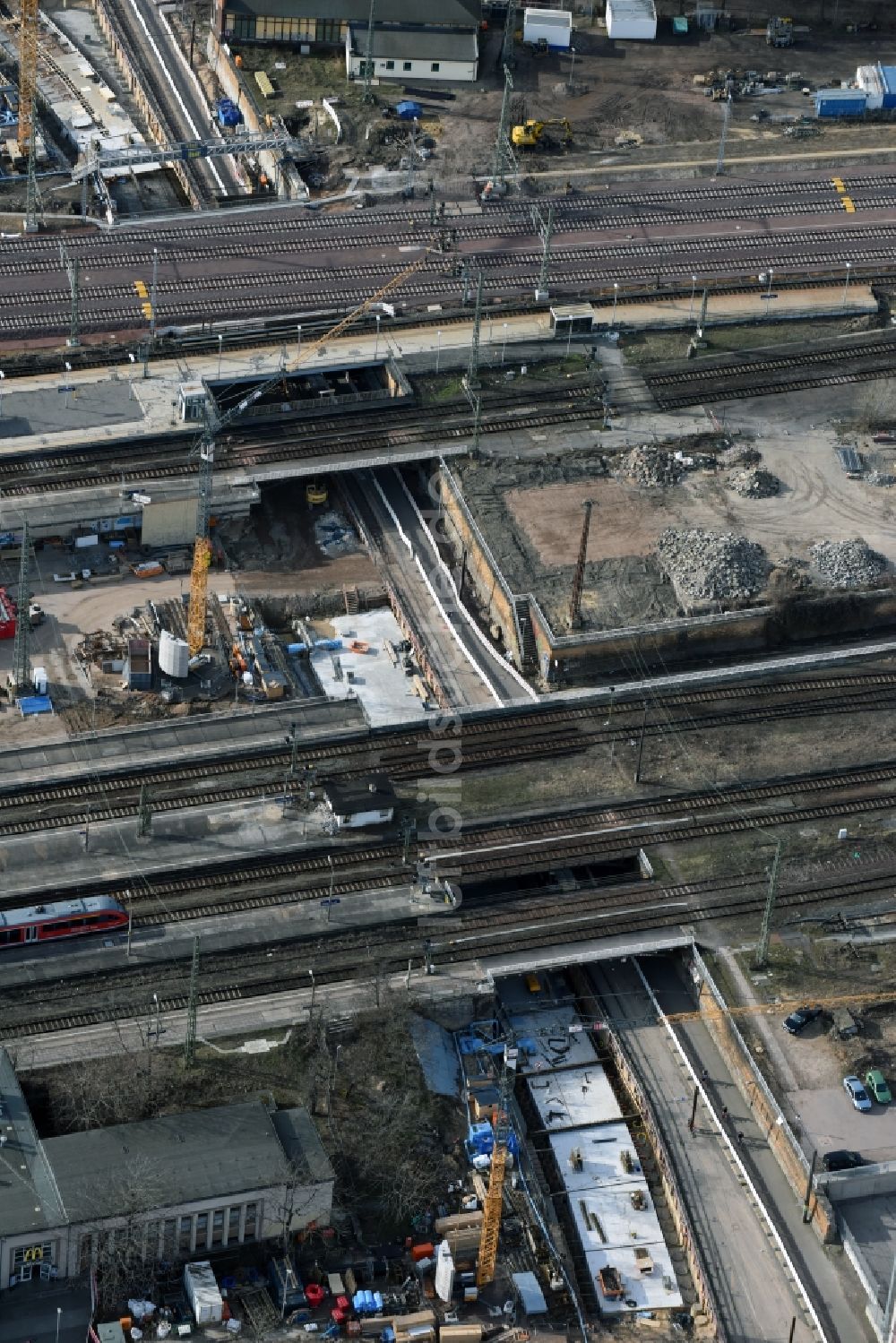 Magdeburg von oben - Baustelle zum Neubau des Citytunnels im Zuge der Bahnbrückensanierung der Deutschen Bahn in Magdeburg im Bundesland Sachsen-Anhalt