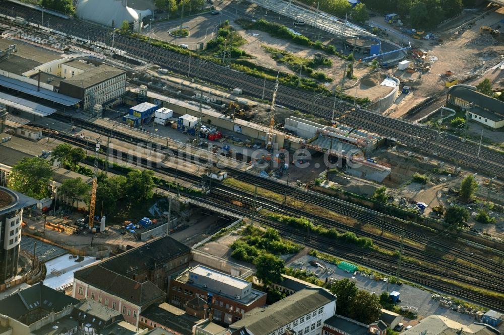 Magdeburg aus der Vogelperspektive: Baustelle zum Neubau des Citytunnels im Zuge der Bahnbrückensanierung der Deutschen Bahn in Magdeburg im Bundesland Sachsen-Anhalt