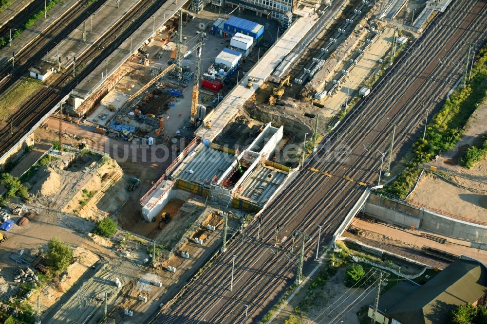 Luftaufnahme Magdeburg - Baustelle zum Neubau des Citytunnels im Zuge der Bahnbrückensanierung der Deutschen Bahn in Magdeburg im Bundesland Sachsen-Anhalt