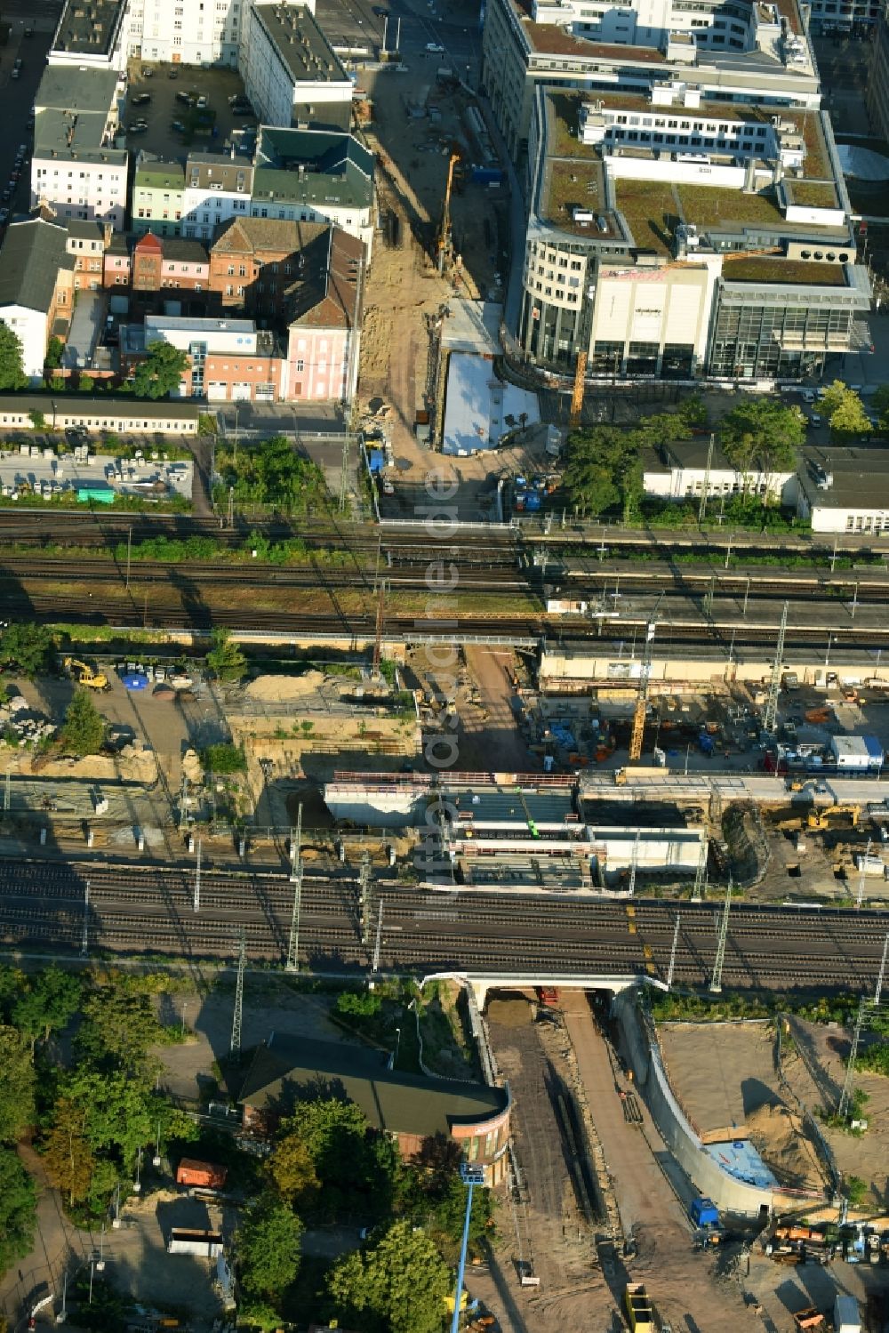 Magdeburg von oben - Baustelle zum Neubau des Citytunnels im Zuge der Bahnbrückensanierung der Deutschen Bahn in Magdeburg im Bundesland Sachsen-Anhalt