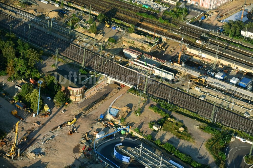 Magdeburg aus der Vogelperspektive: Baustelle zum Neubau des Citytunnels im Zuge der Bahnbrückensanierung der Deutschen Bahn in Magdeburg im Bundesland Sachsen-Anhalt