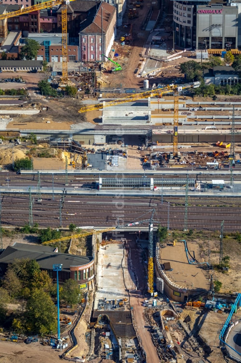 Magdeburg von oben - Baustelle zum Neubau des Citytunnels im Zuge der Bahnbrückensanierung der Deutschen Bahn in Magdeburg im Bundesland Sachsen-Anhalt