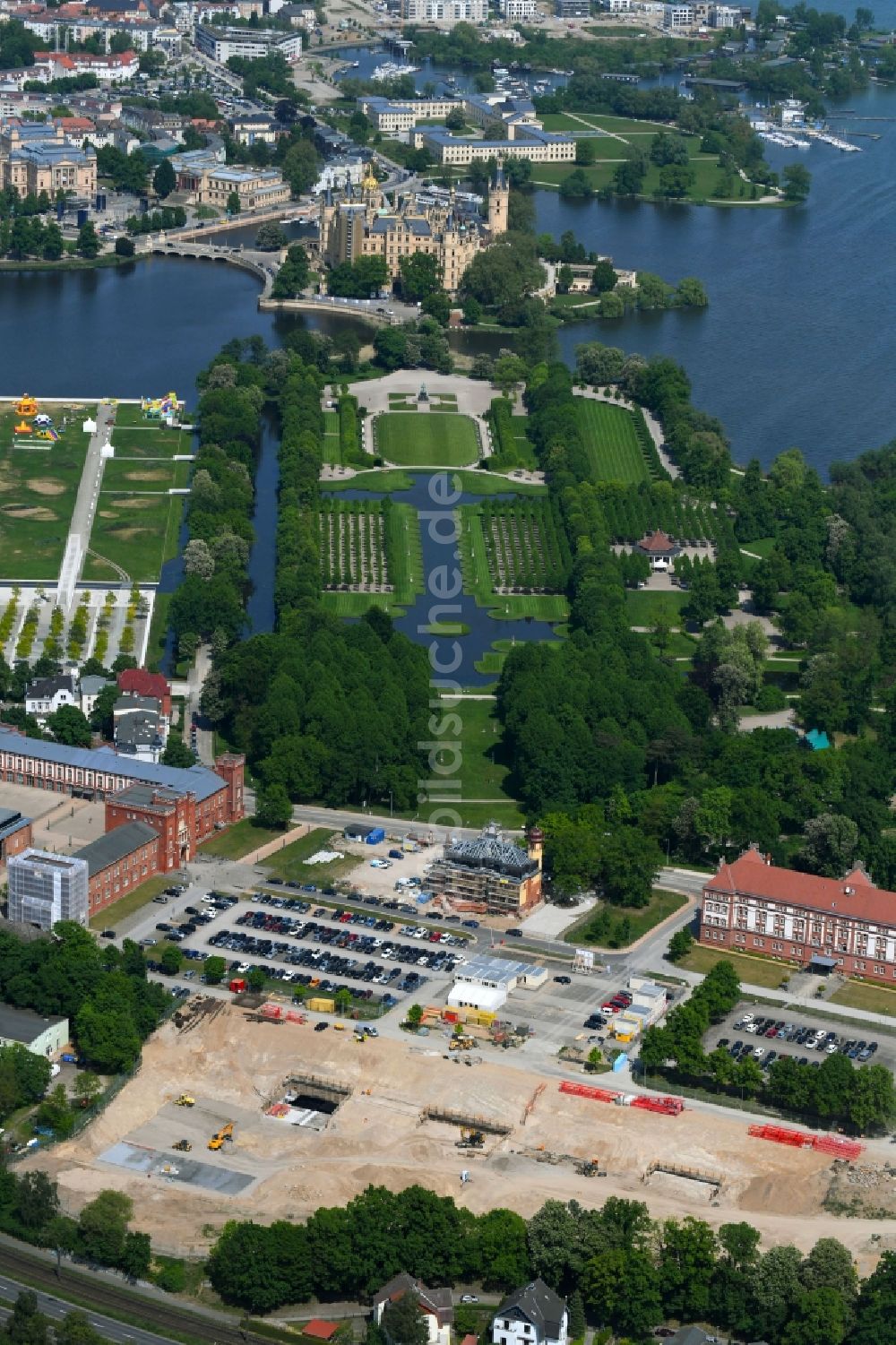 Schwerin von oben - Baustelle zum Neubau von Depots und Werkstätten in Schwerin im Bundesland Mecklenburg-Vorpommern, Deutschland