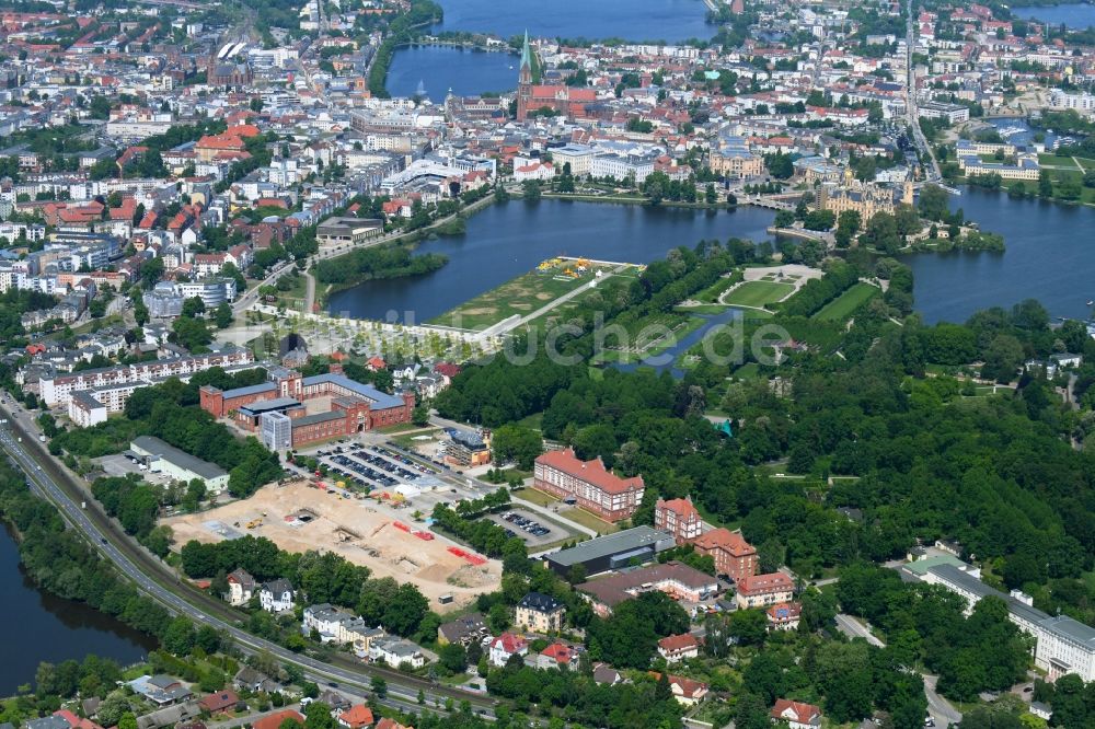 Luftaufnahme Schwerin - Baustelle zum Neubau von Depots und Werkstätten in Schwerin im Bundesland Mecklenburg-Vorpommern, Deutschland