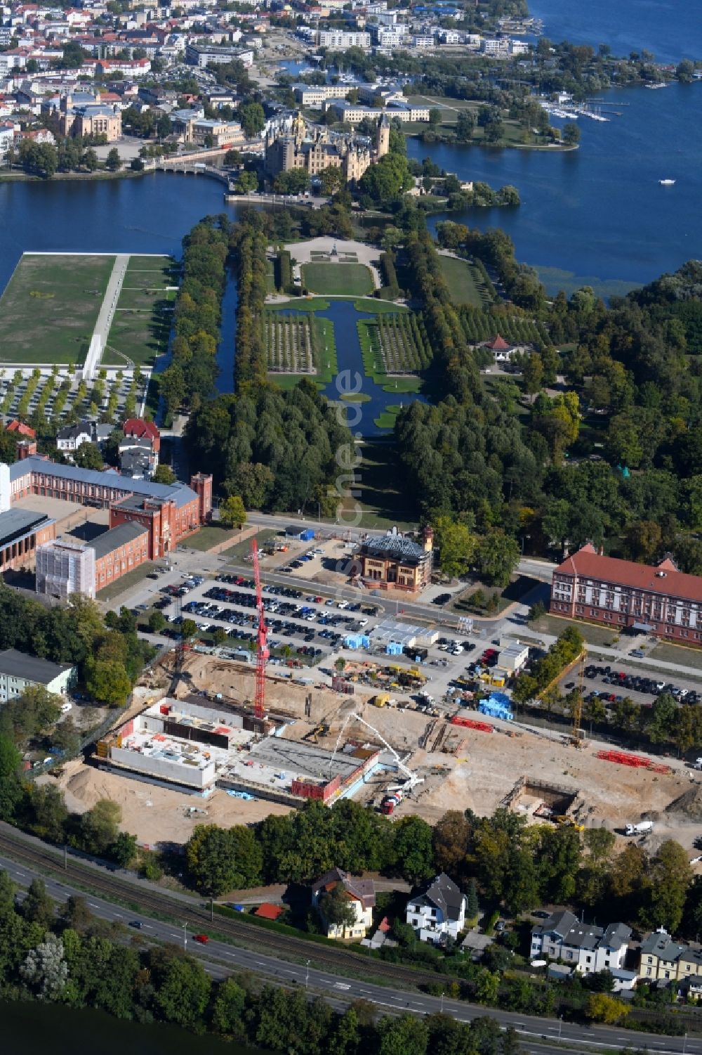 Schwerin von oben - Baustelle zum Neubau von Depots und Werkstätten in Schwerin im Bundesland Mecklenburg-Vorpommern, Deutschland