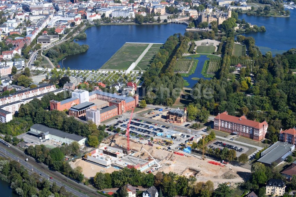 Luftaufnahme Schwerin - Baustelle zum Neubau von Depots und Werkstätten in Schwerin im Bundesland Mecklenburg-Vorpommern, Deutschland