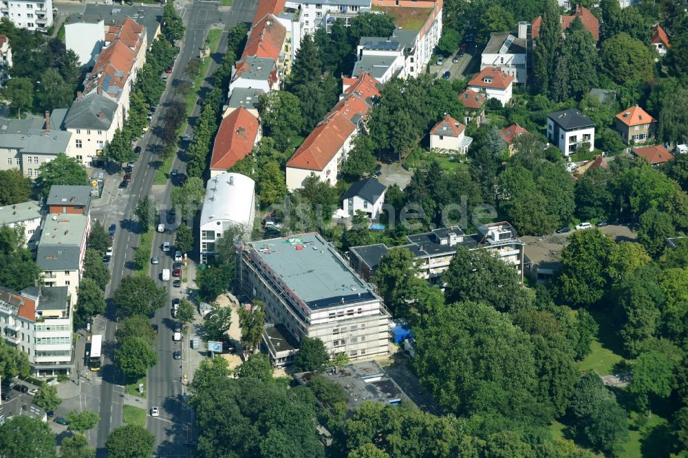 Berlin von oben - Baustelle zum Neubau des DRK-Blutspendedienst Nord-Ost am Hindenburgdamm im Ortsteil Steglitz in Berlin, Deutschland