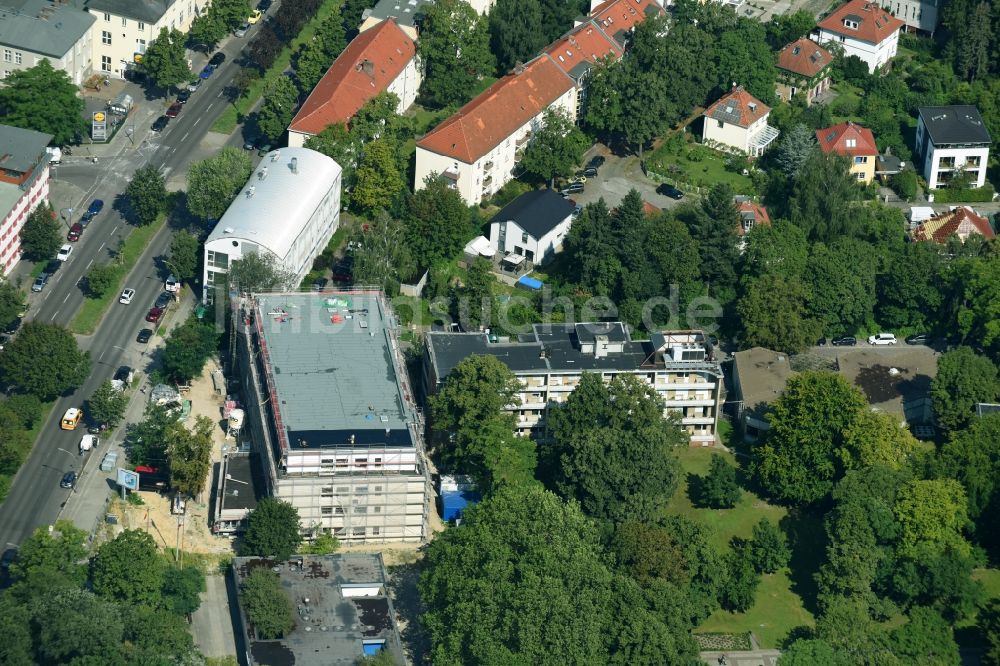 Berlin von oben - Baustelle zum Neubau des DRK-Blutspendedienst Nord-Ost am Hindenburgdamm im Ortsteil Steglitz in Berlin, Deutschland