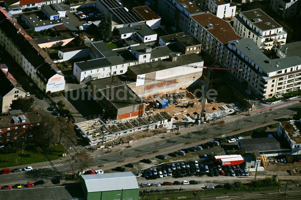 Mannheim von oben - Baustelle zum Neubau auf dem ehemaligen Gelände der DATIS IT-Services GmbH an der Neustadter Straße in Mannheim im Bundesland Baden-Württemberg, Deutschland