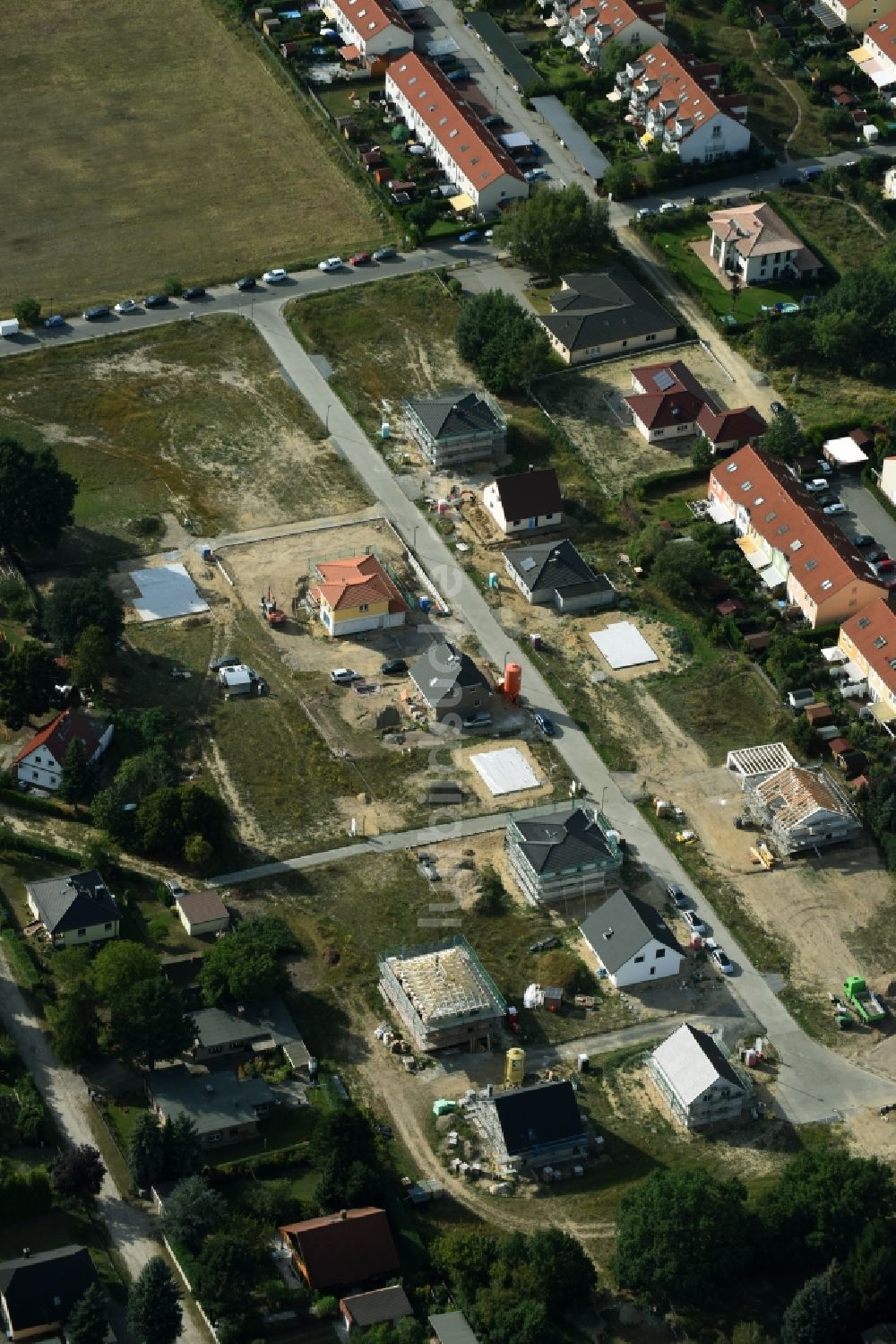 Luftaufnahme Rangsdorf - Baustelle zum Neubau von Einfamilienhäusern in der Anemonenstraße in Rangsdorf im Bundesland Brandenburg