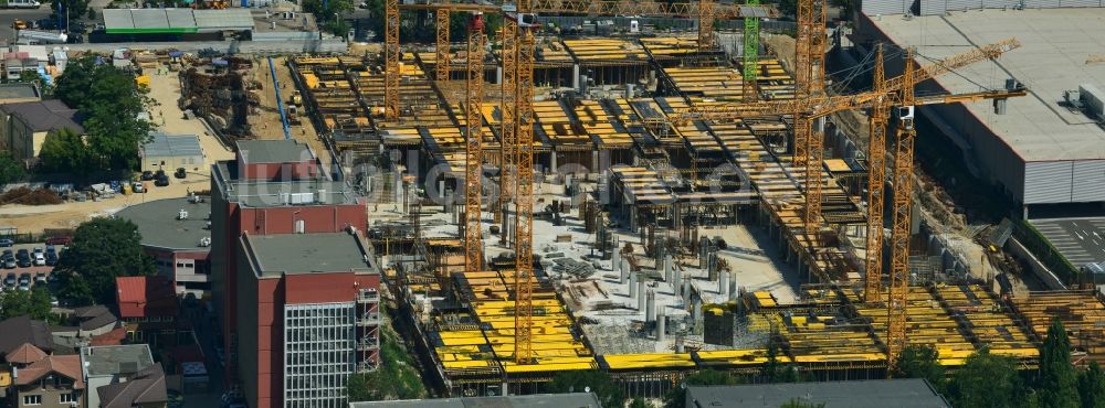 Bukarest aus der Vogelperspektive: Baustelle zum Neubau des Einkaufszentrum Mega Mall Bucharest an der Pierre de Coubert in Bukarest in Rumänien