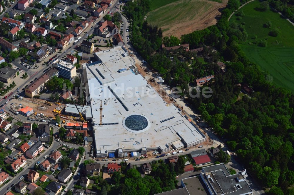 Stein von oben - Baustelle zum Neubau des Einkaufszentrums FORUM STEIN in der neuen Stadtmitte in Stein im Bundesland Bayern