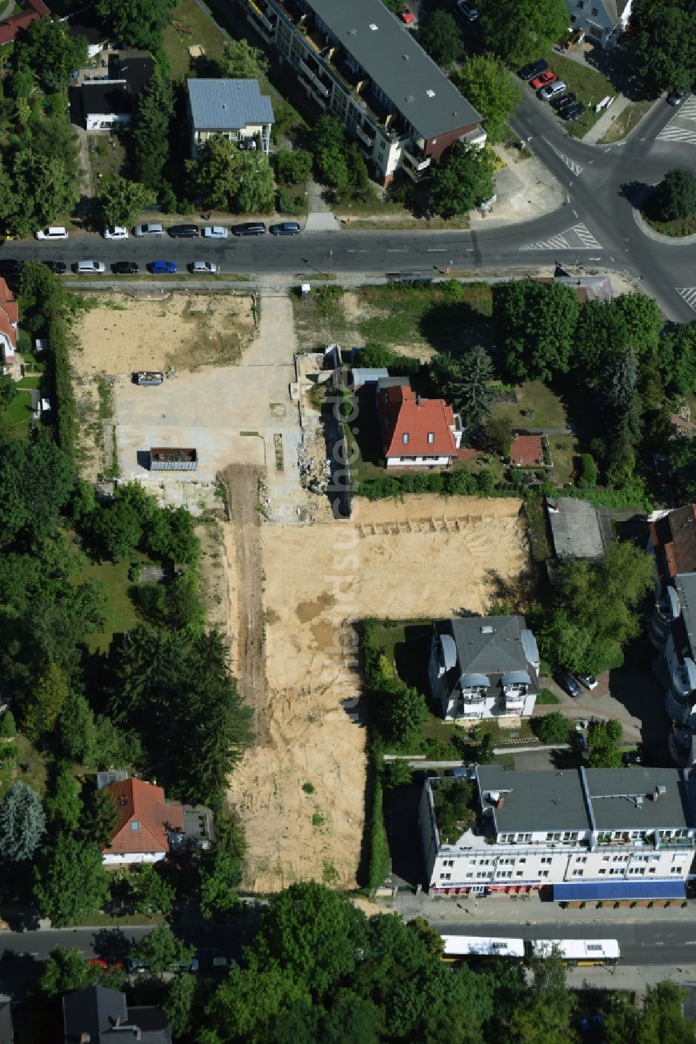 Luftbild Berlin - Baustelle zum Neubau eines Einkaufszentrums der Lidl Dienstleistung GmbH & Co. KG in Mahlsdorf in Berlin