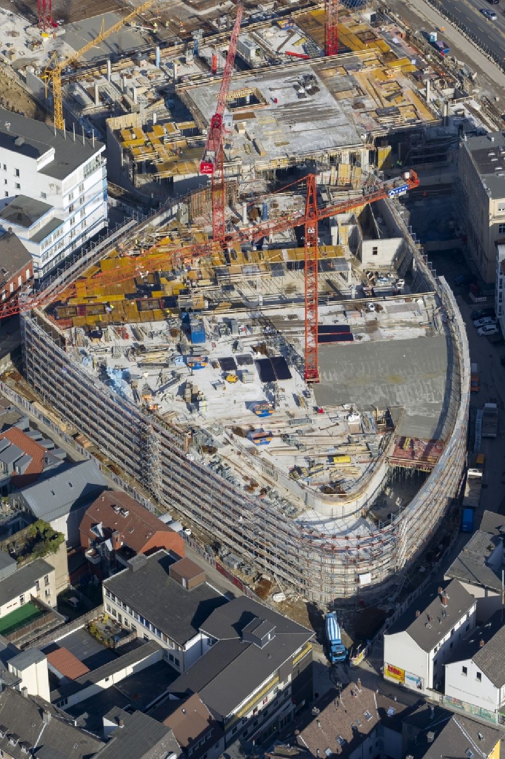 Recklinghausen aus der Vogelperspektive: Baustelle zum Neubau des Einkaufszentrums Recklinghausen Arcaden auf dem Gelände des ehemaligen Löhrhof Center s gegenüber dem Rathaus Recklinghausen im Bundesland Nordrhein-Westfalen NRW