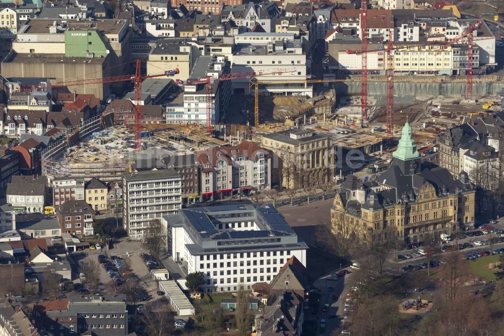 Recklinghausen aus der Vogelperspektive: Baustelle zum Neubau des Einkaufszentrums Recklinghausen Arcaden auf dem Gelände des ehemaligen Löhrhof Center s gegenüber dem Rathaus Recklinghausen im Bundesland Nordrhein-Westfalen NRW