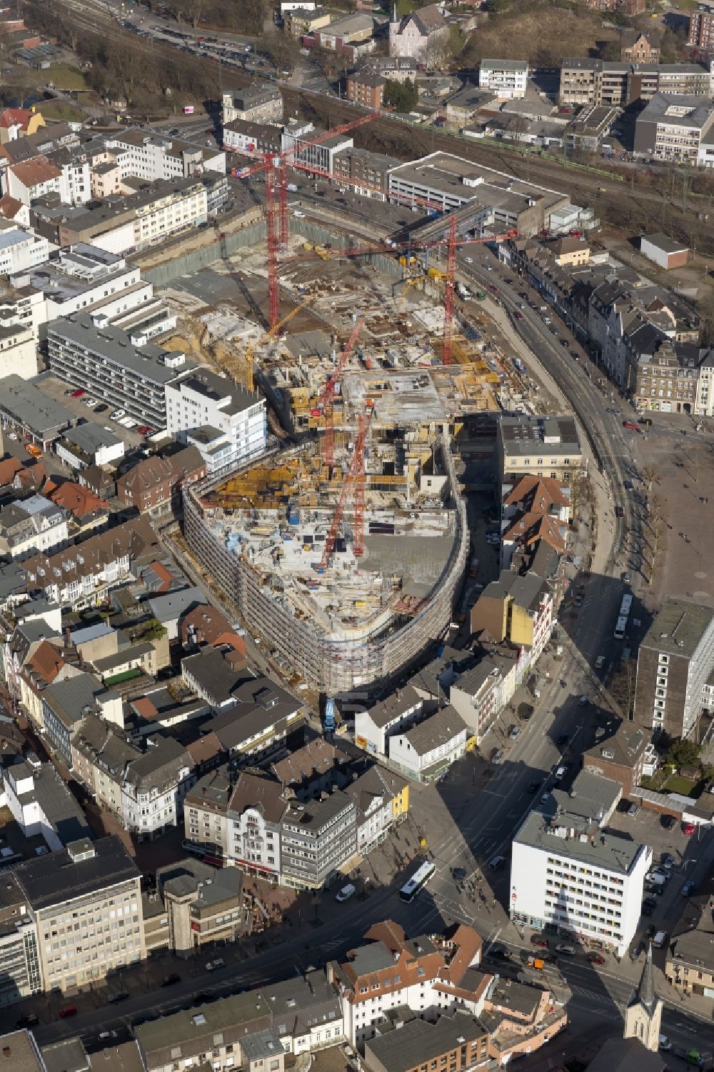 Luftaufnahme Recklinghausen - Baustelle zum Neubau des Einkaufszentrums Recklinghausen Arcaden auf dem Gelände des ehemaligen Löhrhof Center s gegenüber dem Rathaus Recklinghausen im Bundesland Nordrhein-Westfalen NRW