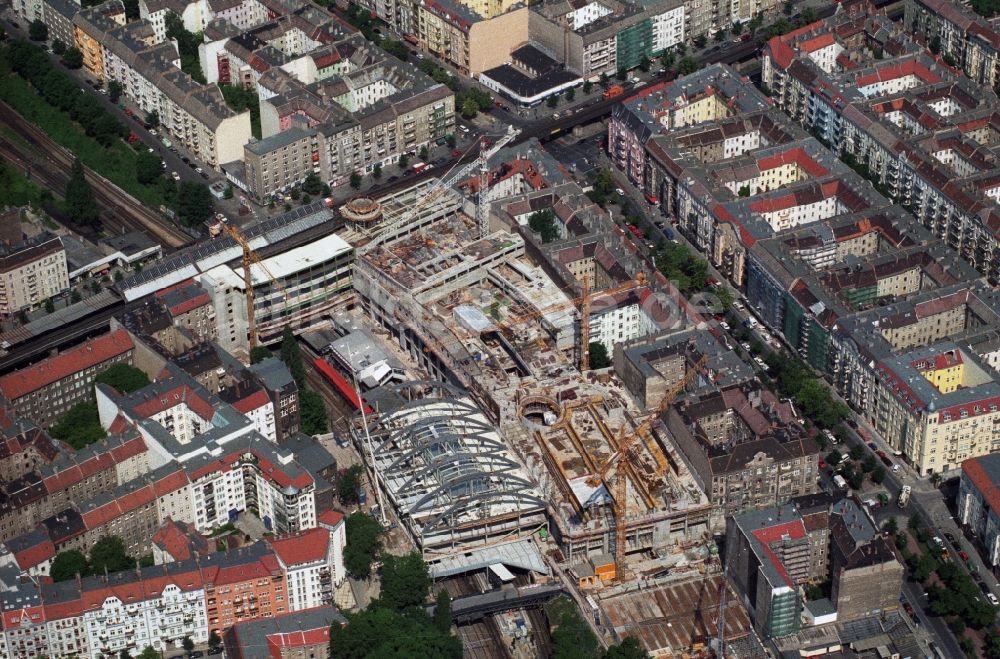 Berlin Prenzlauer Berg von oben - Baustelle zum Neubau des Einkaufszentrums Schönhauser Allee Arcaden am S-Bhf. Schönhauser Alle in Berlin Prenzlauer Berg