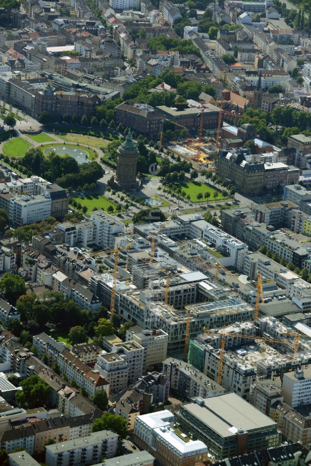 Mannheim aus der Vogelperspektive: Baustelle zum Neubau des Einkaufszentrums und Stadtquartier Q 6 Q 7 über dem künftigen Münzplatz in Mannheim im Bundesland Baden-Württemberg