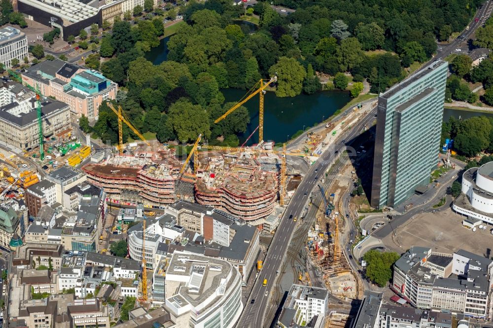 Luftbild Düsseldorf - Baustelle zum Neubau einer Einzelhandels- und Büroimmobilie ? Kö-Bogen ? in Düsseldorf im Bundesland Nordrhein-Westfalen