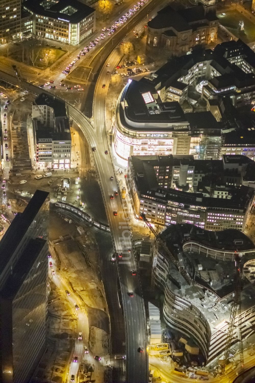 Düsseldorf aus der Vogelperspektive: Baustelle zum Neubau einer Einzelhandels- und Büroimmobilie „ Kö-Bogen “ in Düsseldorf im Bundesland Nordrhein-Westfalen