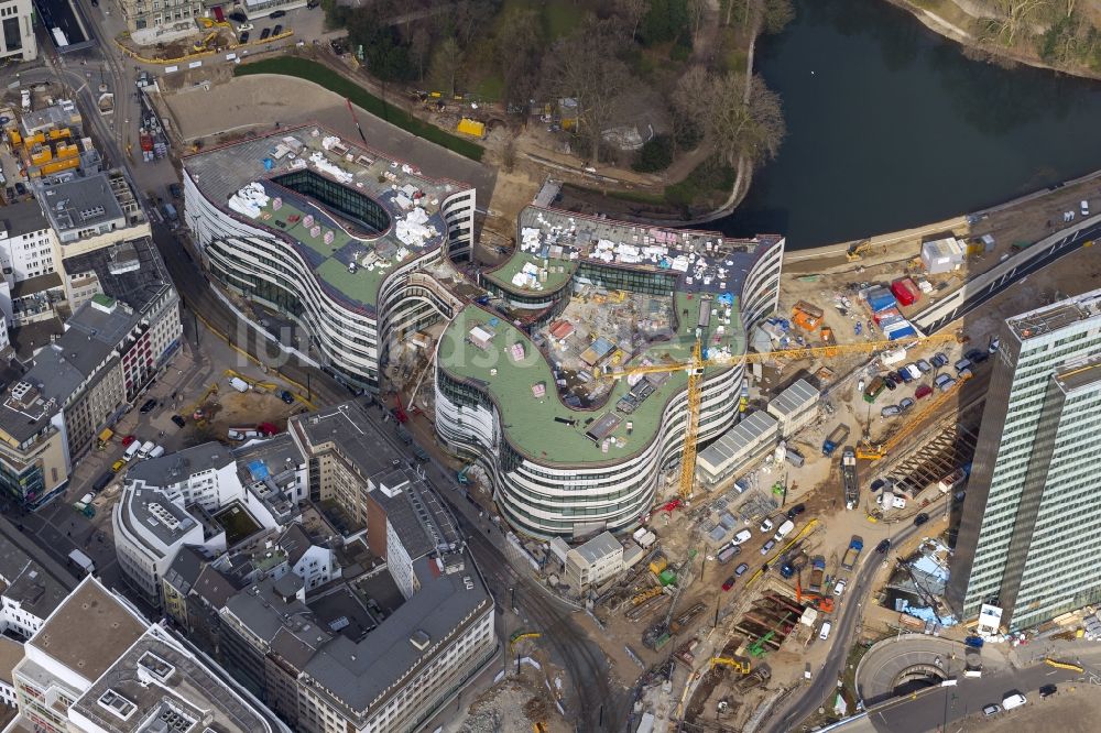 Düsseldorf aus der Vogelperspektive: Baustelle zum Neubau einer Einzelhandels- und Büroimmobilie „ Kö-Bogen “ in Düsseldorf im Bundesland Nordrhein-Westfalen