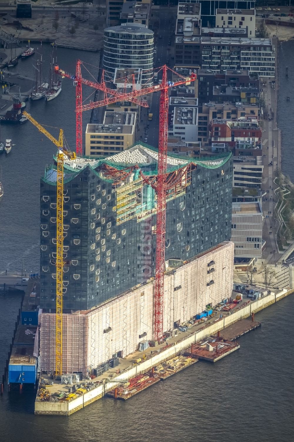 Luftbild Hamburg - Baustelle zum Neubau der Elbphilharmonie in der HafenCity von Hamburg