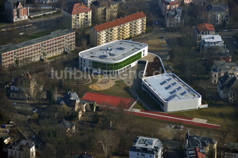 Leipzig aus der Vogelperspektive: Baustelle zum Neubau der Erich-Kästner-Schule an der Erfurter Straße in Leipzig im Bundesland Sachsen