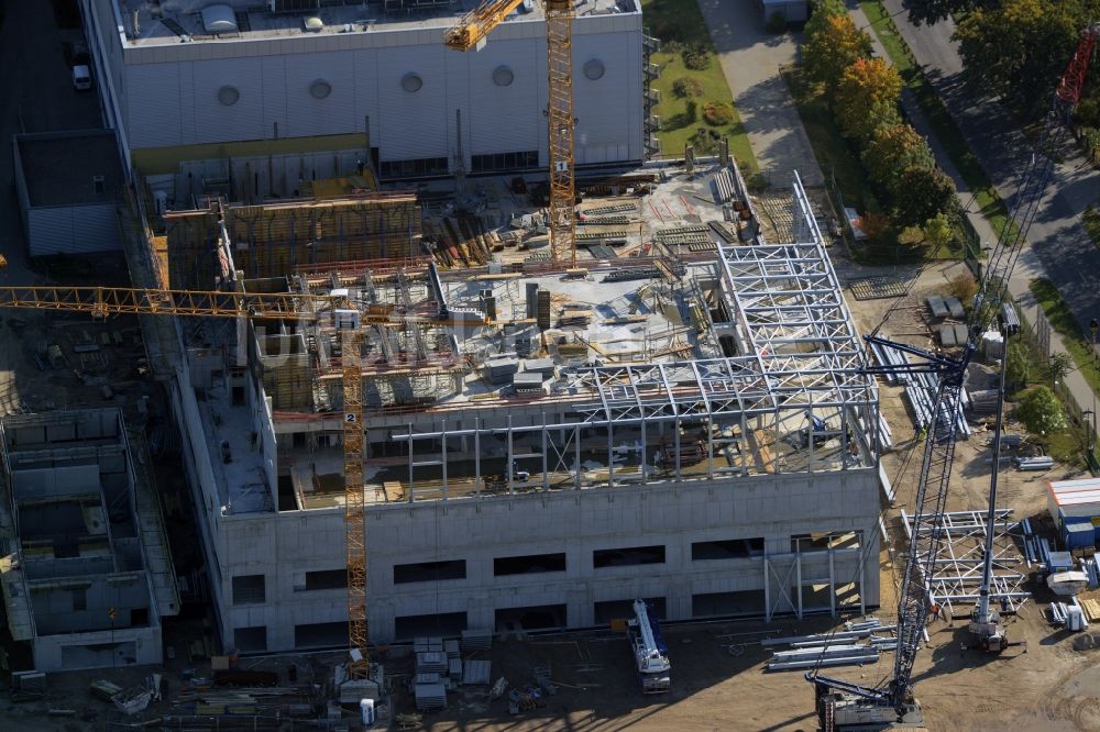 Luftbild Oranienburg - Baustelle zum Neubau und Erweiterungsbau der Takeda GmbH an der Lehnitzstraße in Oranienburg im Bundesland Brandenburg