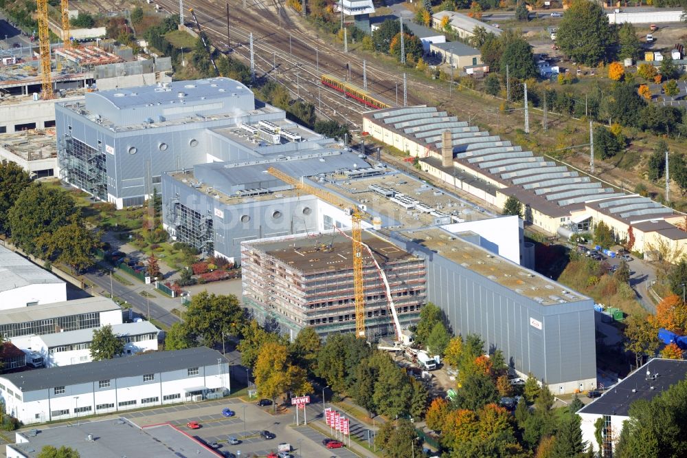 Oranienburg von oben - Baustelle zum Neubau und Erweiterungsbau der Takeda GmbH an der Lehnitzstraße in Oranienburg im Bundesland Brandenburg