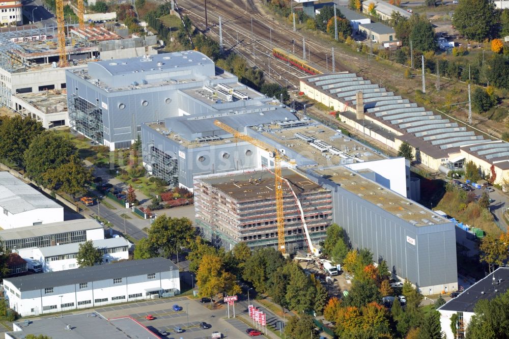 Oranienburg aus der Vogelperspektive: Baustelle zum Neubau und Erweiterungsbau der Takeda GmbH an der Lehnitzstraße in Oranienburg im Bundesland Brandenburg