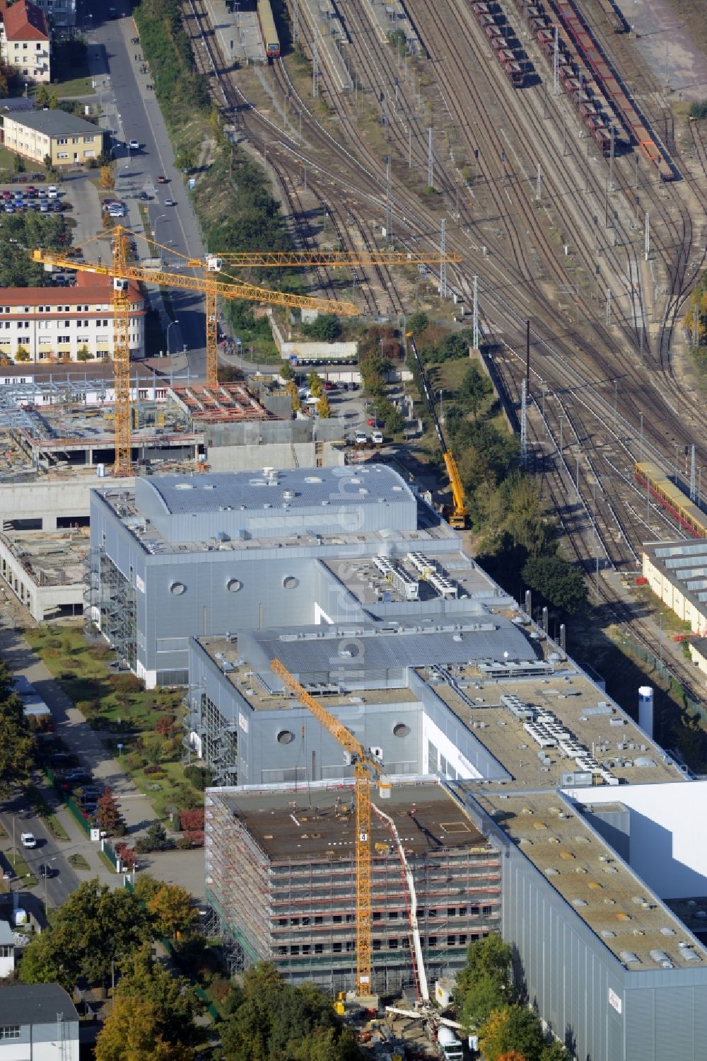 Oranienburg von oben - Baustelle zum Neubau und Erweiterungsbau der Takeda GmbH an der Lehnitzstraße in Oranienburg im Bundesland Brandenburg