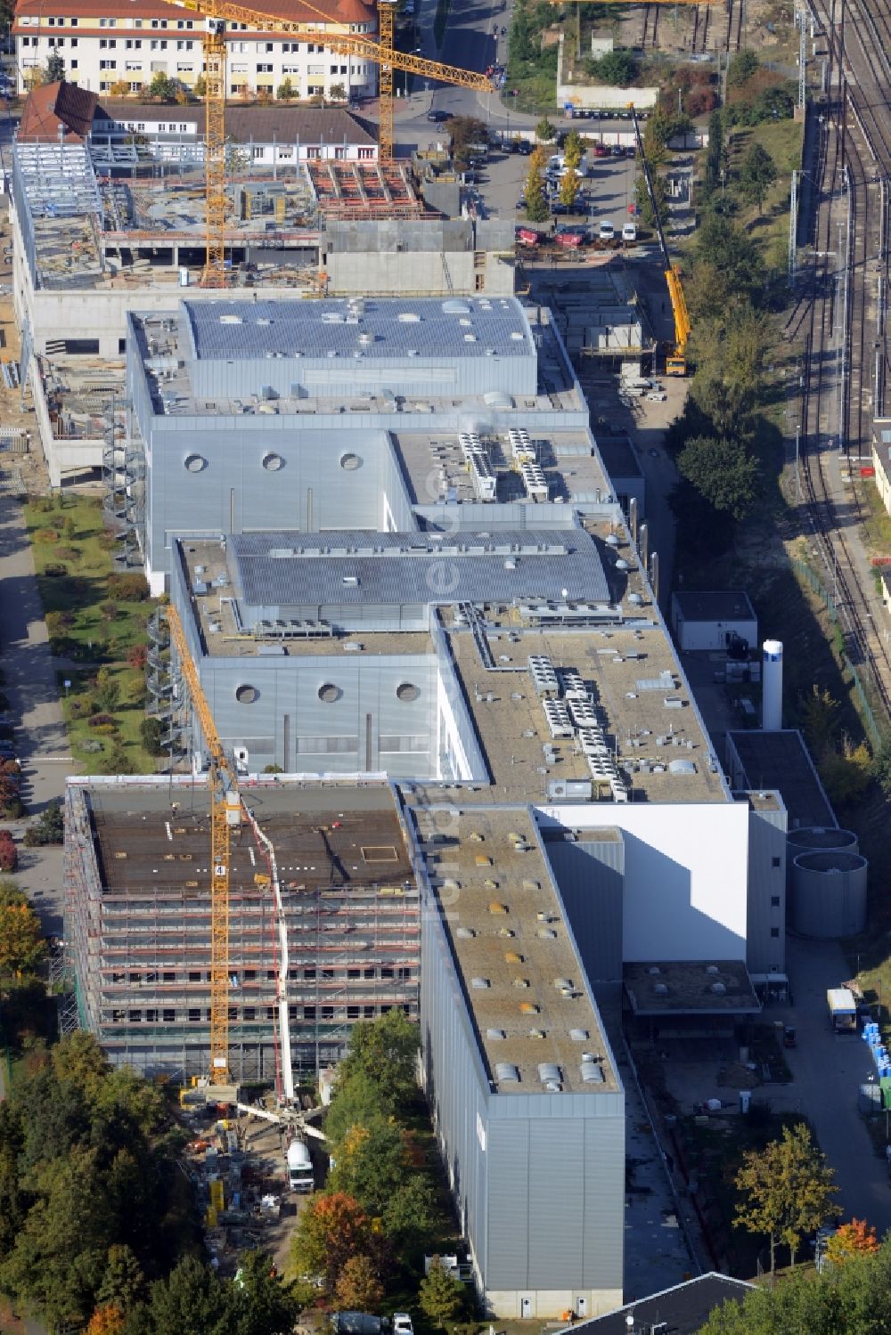 Oranienburg aus der Vogelperspektive: Baustelle zum Neubau und Erweiterungsbau der Takeda GmbH an der Lehnitzstraße in Oranienburg im Bundesland Brandenburg