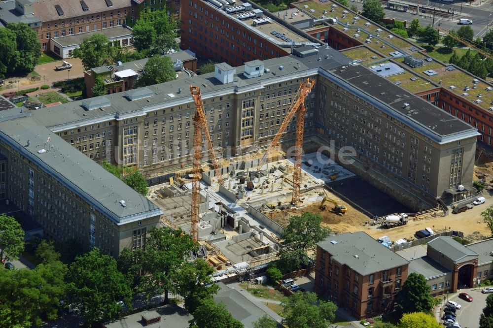 Luftbild Berlin Friedrichshain - Baustelle zum Neubau des Erweiterungsbaus am Krankenhaus Vivantes Klinikum im Friedrichshain in Berlin