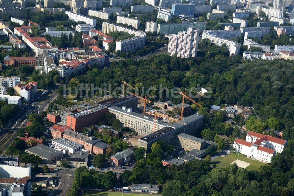 Berlin Friedrichshain von oben - Baustelle zum Neubau des Erweiterungsbaus am Krankenhaus Vivantes Klinikum im Friedrichshain in Berlin