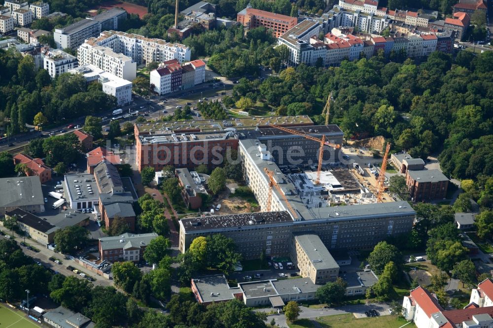 Luftbild Berlin Friedrichshain - Baustelle zum Neubau des Erweiterungsbaus am Krankenhaus Vivantes Klinikum im Friedrichshain in Berlin