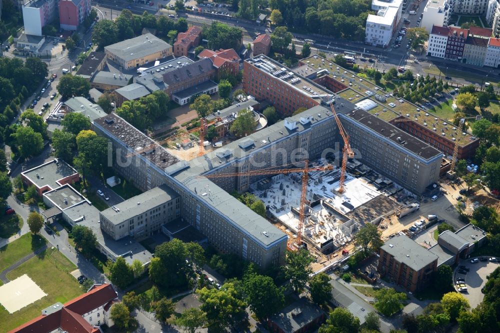 Luftbild Berlin Friedrichshain - Baustelle zum Neubau des Erweiterungsbaus am Krankenhaus Vivantes Klinikum im Friedrichshain in Berlin