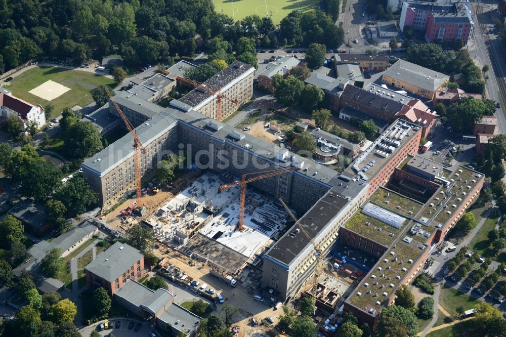 Berlin Friedrichshain aus der Vogelperspektive: Baustelle zum Neubau des Erweiterungsbaus am Krankenhaus Vivantes Klinikum im Friedrichshain in Berlin