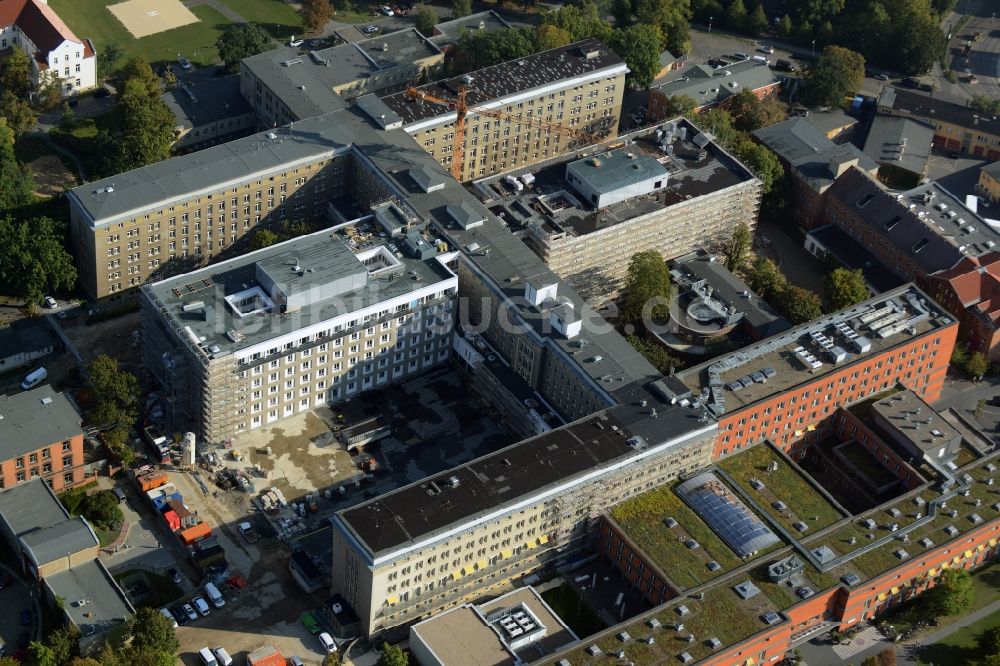 Berlin aus der Vogelperspektive: Baustelle zum Neubau des Erweiterungsbaus am Krankenhaus Vivantes Klinikum im Friedrichshain in Berlin